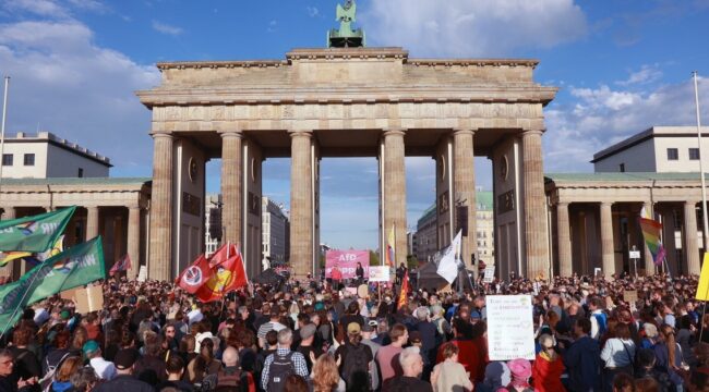 Демонстрации против АдГ