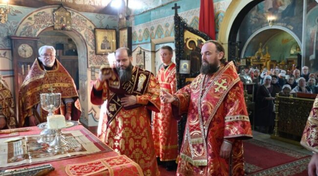 Митрополит Арсений возглавил престольные торжества в храме Адриана и Наталии в Бабушкине