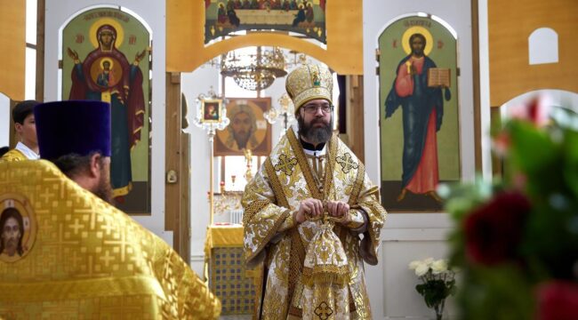 Архиепископ Савва совершил литургию в Александро-Невском храме в Хорошеве