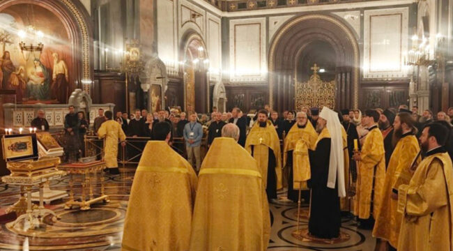 Ковчег с мощами святителя Спиридона Тримифунтского доставлен в Храм Христа Спасителя