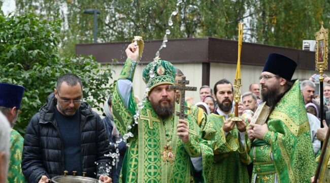 Митрополит Арсений возглавил престольные торжества в храме Антония и Феодосия Киево-Печерских в Бибиреве
