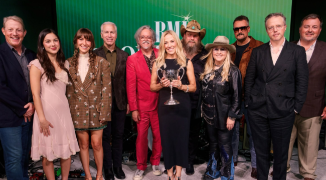 Лорен Дейгл почтила Шерил Кроу на церемонии вручения премии BMI Troubadour Award