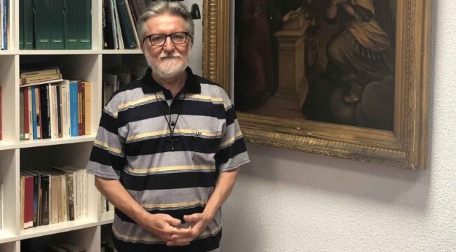 «Я сделал чётки из ткани»: итальянский миссионер вспоминает о двух годах заключения в Мали
