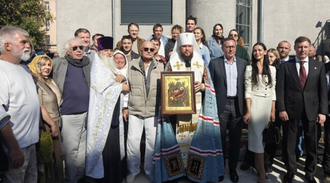 Митрополит Никандр освятил закладной камень в основание храма Рождества Христова в «Мастерской "12"» Никиты Михалкова