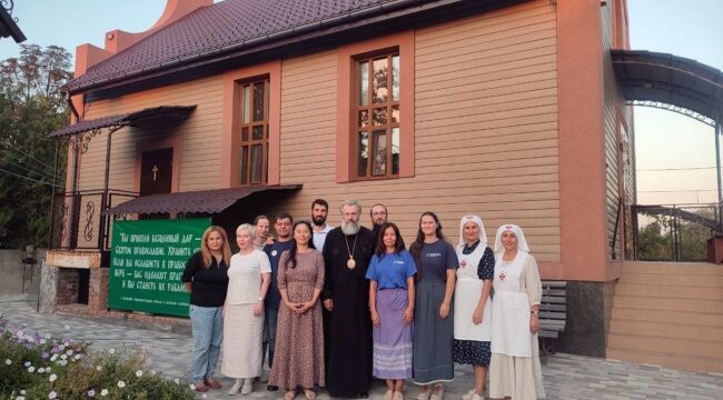 Епископ Скадовский Иосиф встретился с добровольцами Патриаршей гуманитарной миссии