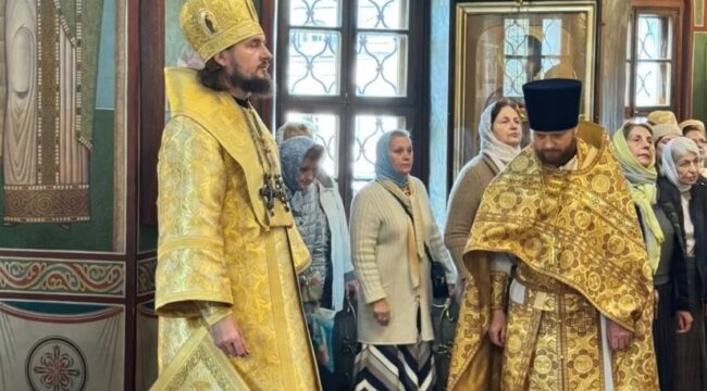 Епископ Раменский Алексий возглавил Литургию в храме Бориса и Глеба в Зюзине