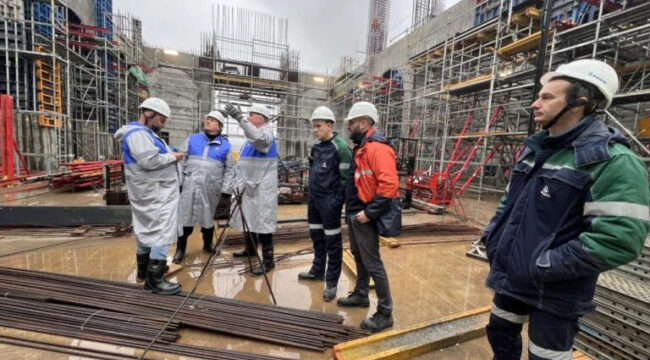 Кураторы ФХУ проинспектировали строительство Спасо-Преображенского собора в Мурманске