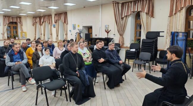 В Западном викариатстве обсудили организацию молодежного служения