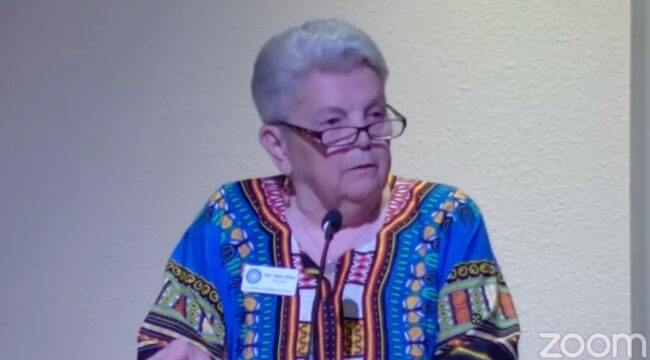 Лесбиянка-небинарный служитель церкви Talarico в PCUSA отрицает Евангелие и называет Бога «мстительным»
