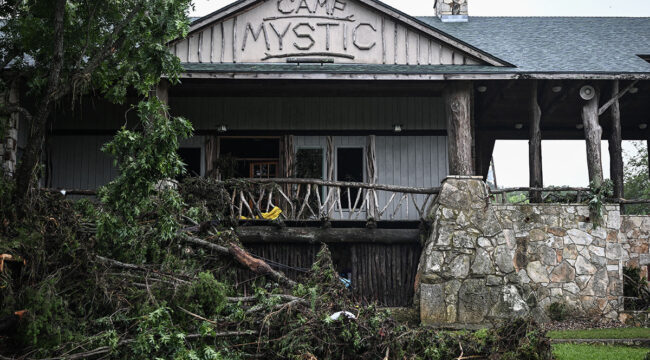 Владельцам лагеря Camp Mystic могут предъявить обвинения в непредумышленном убийстве из-за смертей при наводнении