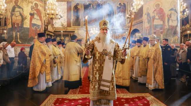 В день памяти святителей Киприана и Фотия митрополит Каширский Феогност совершил Литургию в Успенском соборе Кремля
