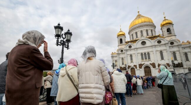 РПЦ рекомендует верующим идти к мощам Спиридона от станции «Октябрьская