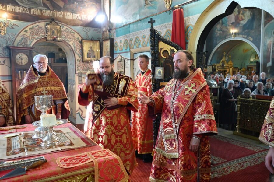 Митрополит Арсений возглавил престольные торжества в храме Адриана и Наталии в Бабушкине