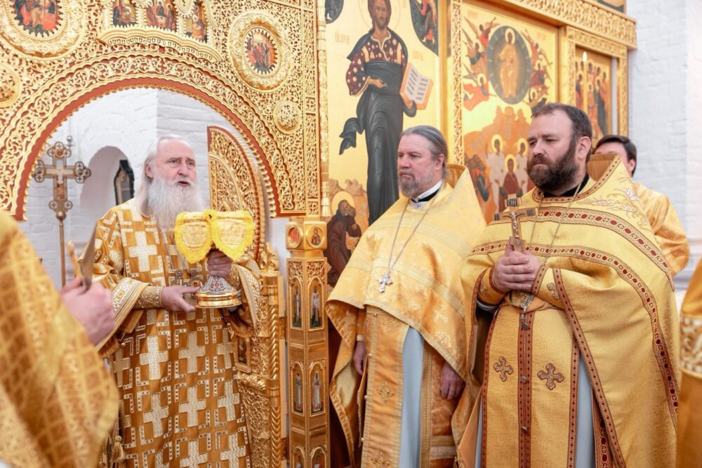 В храме Вознесения Господня в Коломенском совершено первое архиерейское богослужение после реставрации