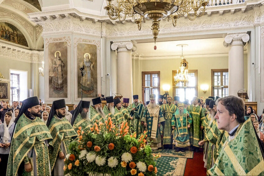 В праздник обретения мощей князя Даниила Московского митрополит Феогност совершил Литургию в Даниловом монастыре
