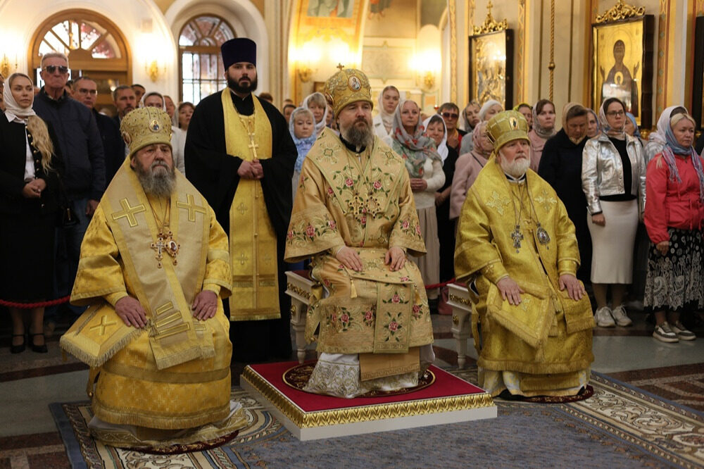 Митрополит Воскресенский Григорий возглавил Литургию в Ижевске в день 100-летия Ижевской епархии