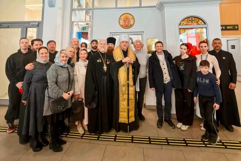 В аэропорту Мурманска освящена часовня в честь Царственных страстотерпцев