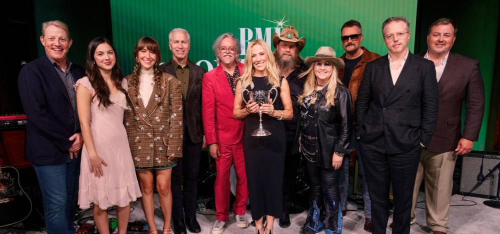 Лорен Дейгл почтила Шерил Кроу на церемонии вручения премии BMI Troubadour Award