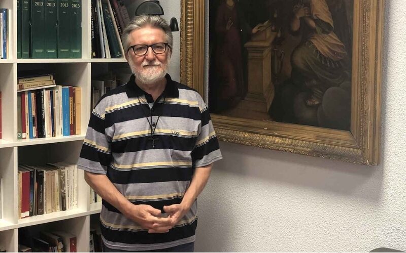 «Я сделал чётки из ткани»: итальянский миссионер вспоминает о двух годах заключения в Мали