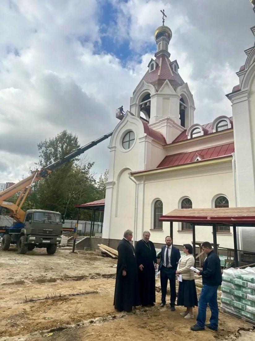В храме Архистратига Михаила в Царицыне к Пасхе установят резной деревянный иконостас