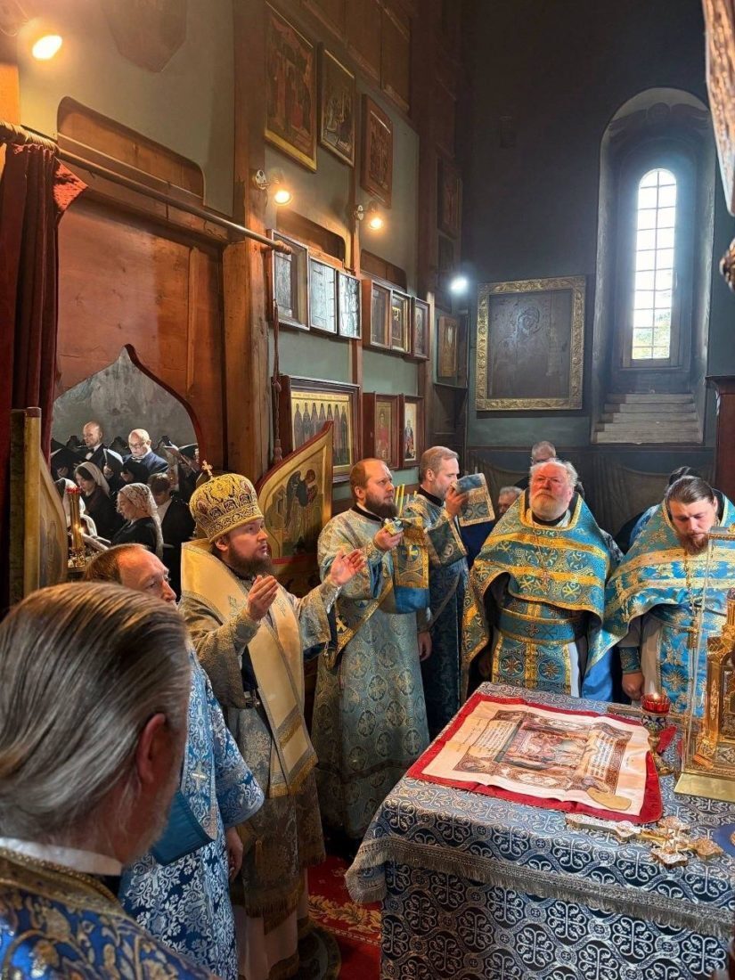 Епископ Истринский Серафим возглавил престольные торжества в храме Рождества Пресвятой Богородицы в Старом Симонове