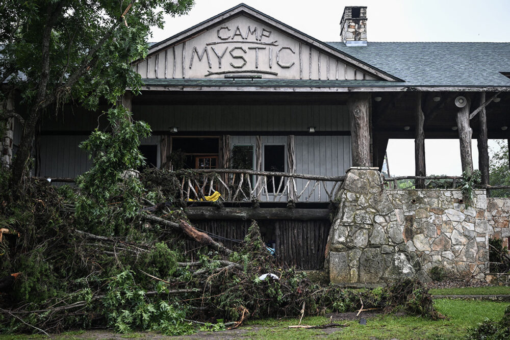Владельцам лагеря Camp Mystic могут предъявить обвинения в непредумышленном убийстве из-за смертей при наводнении