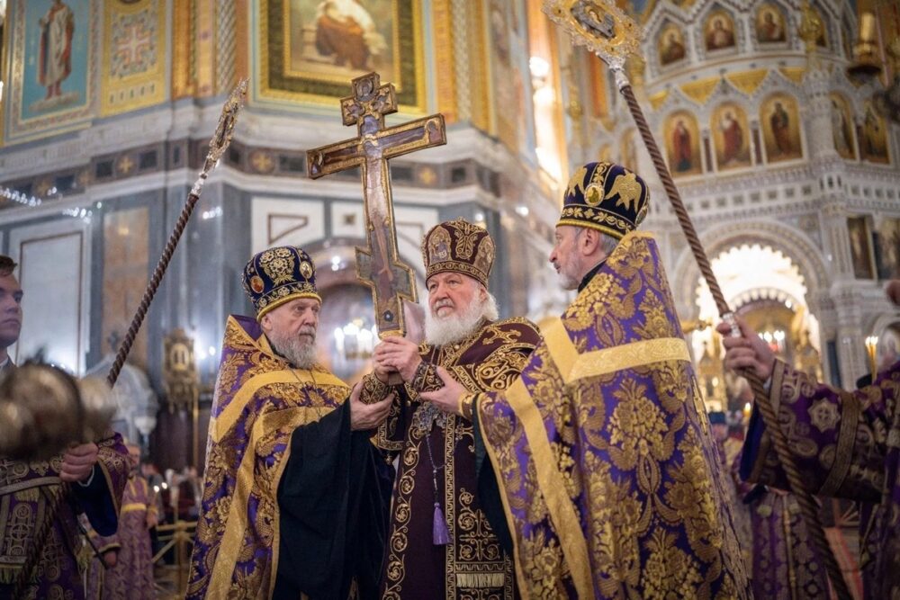 Патриарх Кирилл совершил всенощное бдение в Храме Христа Спасителя в канун Воздвижения Креста Господня