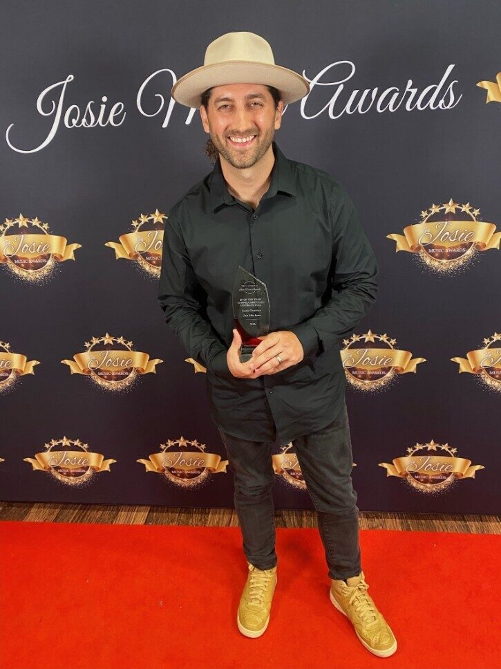 Джастин Гамбино получил две премии Josie Music Awards
