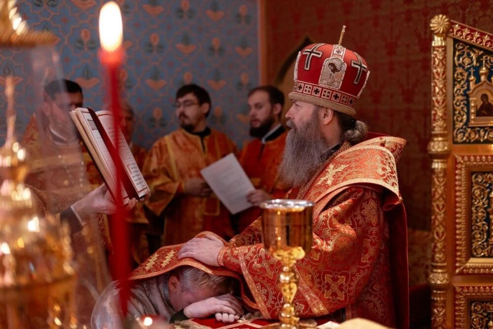 Епископ Павлово-Посадский Силуан возглавил престольные торжества в храме Воскресения Христова в Воскресенском