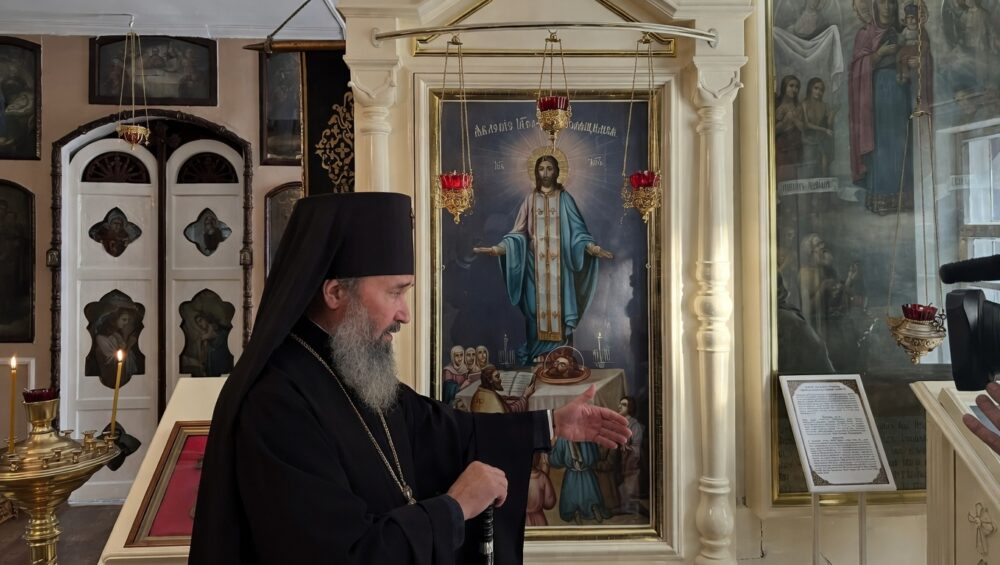 Чудотворная икона «Явление Христа» освятила построение казаков в Элисте
