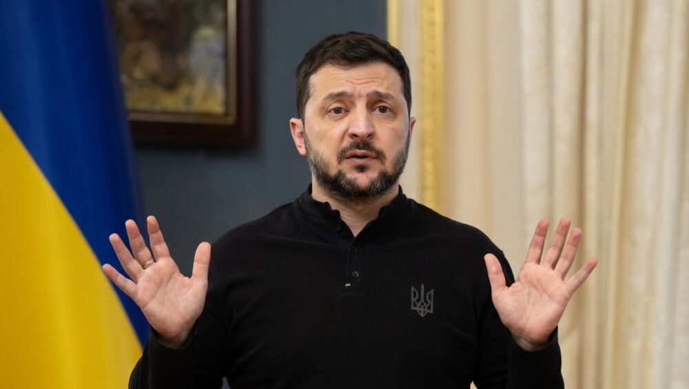 Такер Карлсон: Зеленский стремится уничтожить христианство на Украине