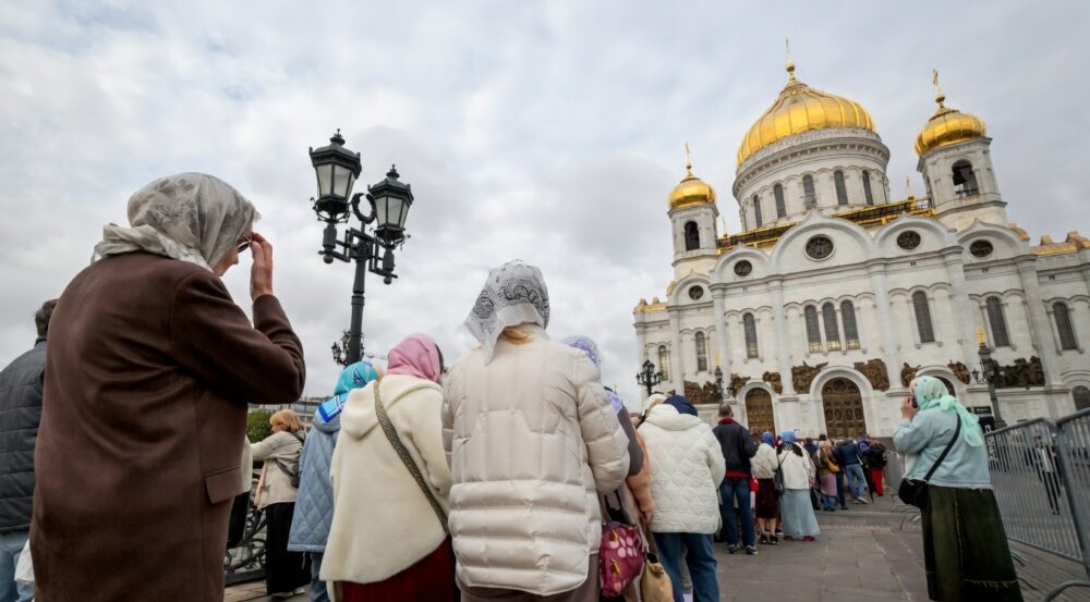 РПЦ рекомендует верующим идти к мощам Спиридона от станции «Октябрьская