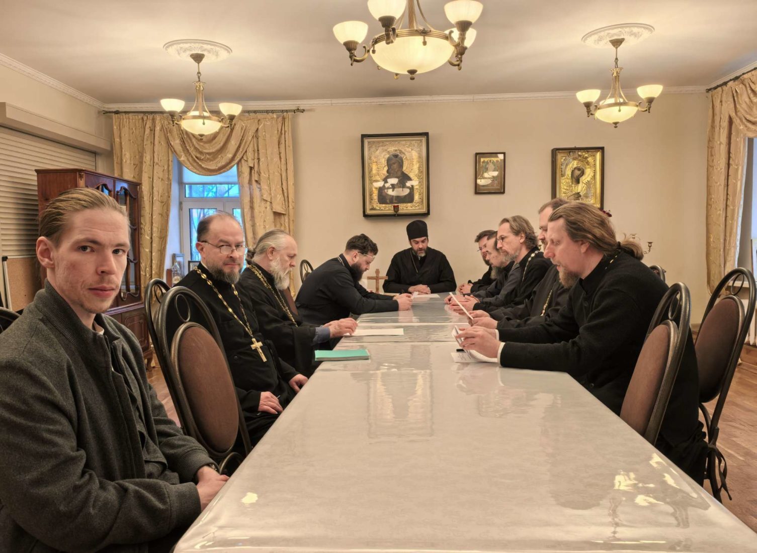 Служба епархиального древлехранителя обсудила реставрацию московских храмов