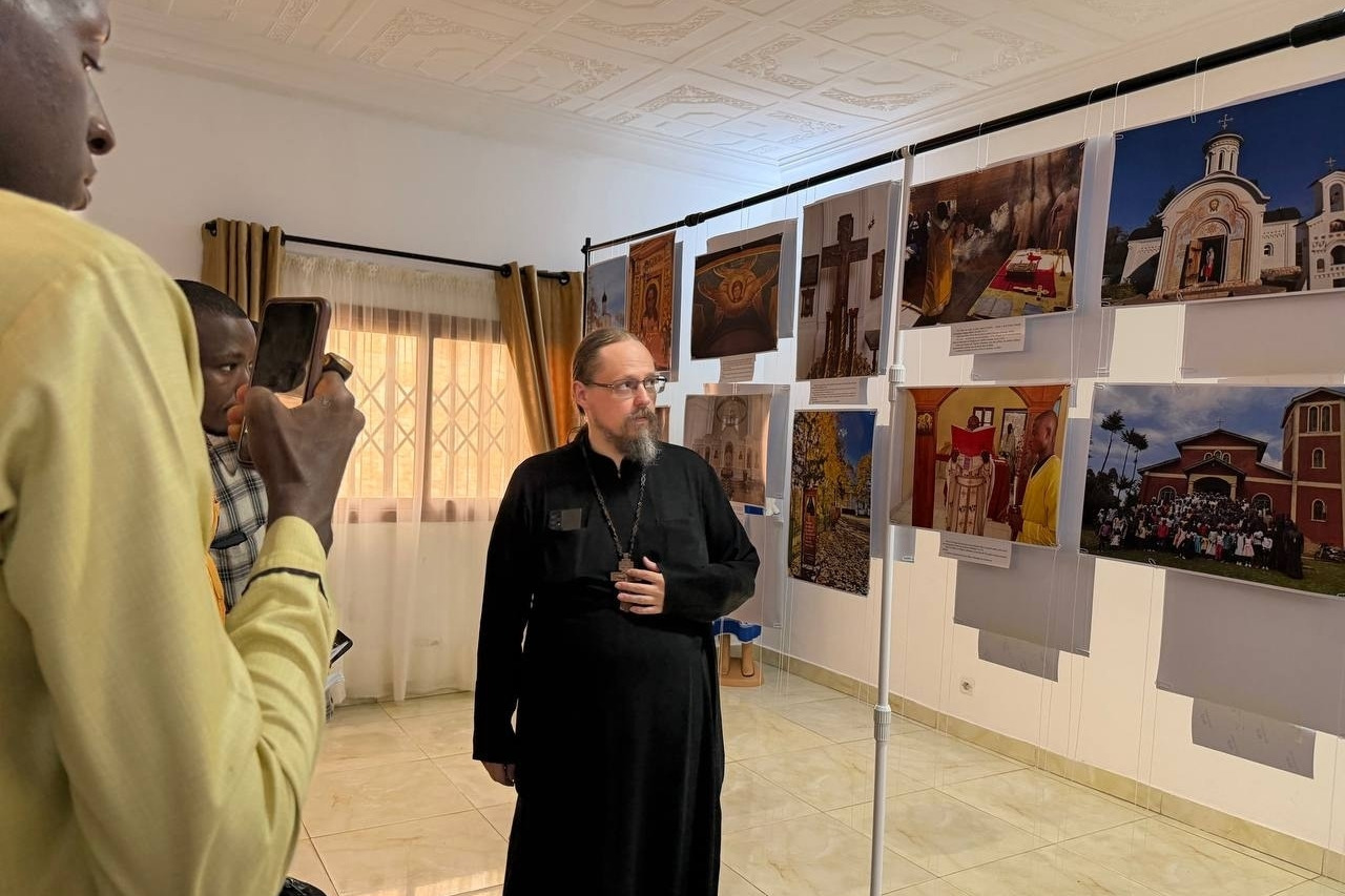 В Гвинее открылась фотовыставка «Мир Русского Православия»