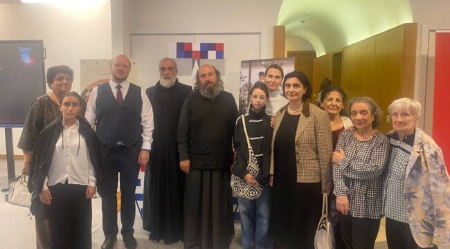 В Ереване открылась фотовыставка «О мире всего мира», посвященная 80-летию Патриарха Кирилла