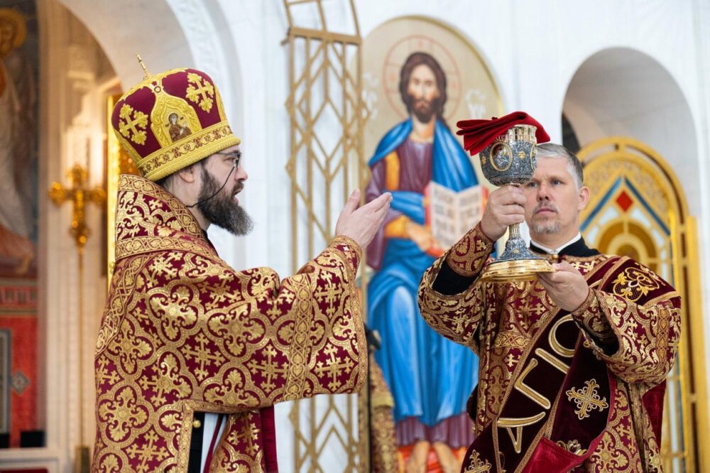 Архиепископ Савва совершил Литургию в храме князя Владимира в Тушине