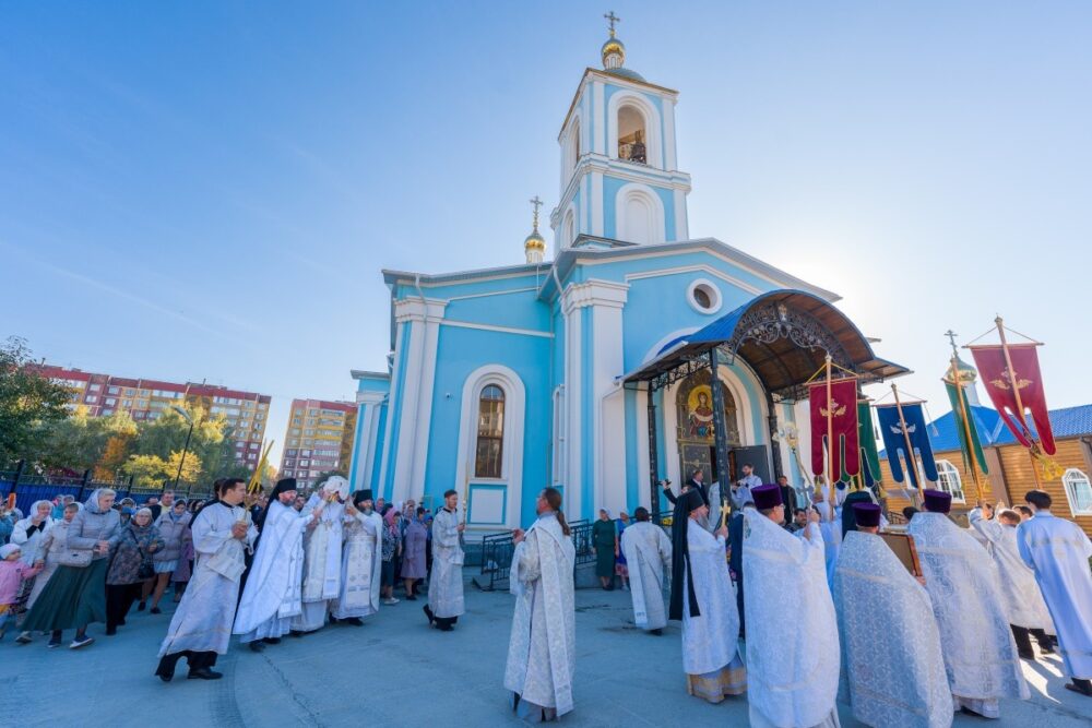 В Курске освящен храм Покрова Пресвятой Богородицы с приделом священномучеников Онуфрия и Дамиана