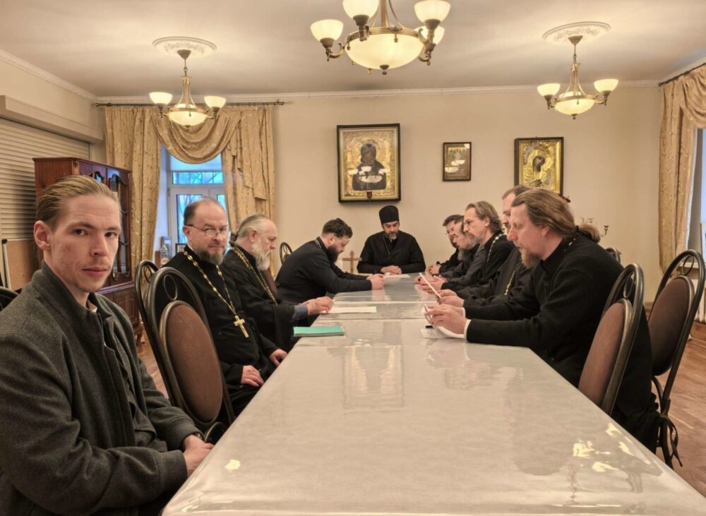 Служба епархиального древлехранителя обсудила реставрацию московских храмов