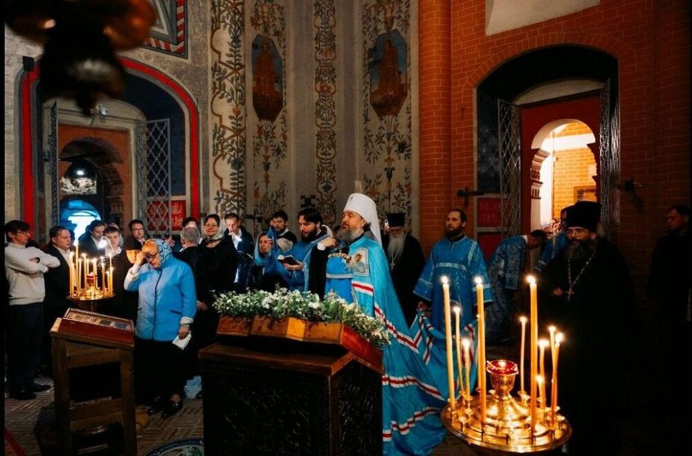 Митрополит Григорий возглавил престольный праздник Покрова на Красной площади
