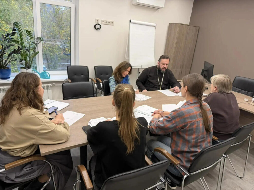 В Москве стартовал цикл встреч со священником «Разговор по душам» для семей участников СВО